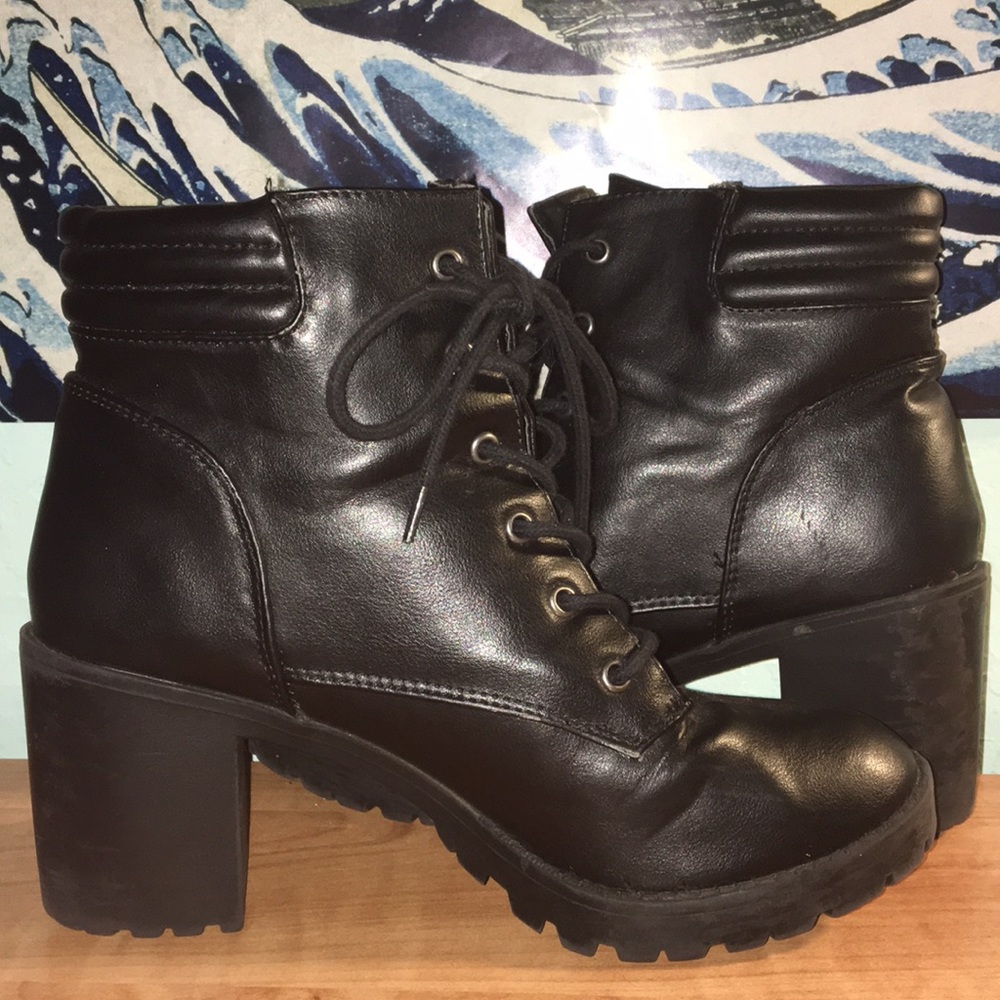 SOLD Steve Madden booties